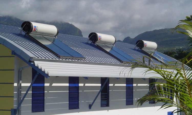 Installation de chauffe-eau solaire Saint-Louis - SUN & EAU Réunion